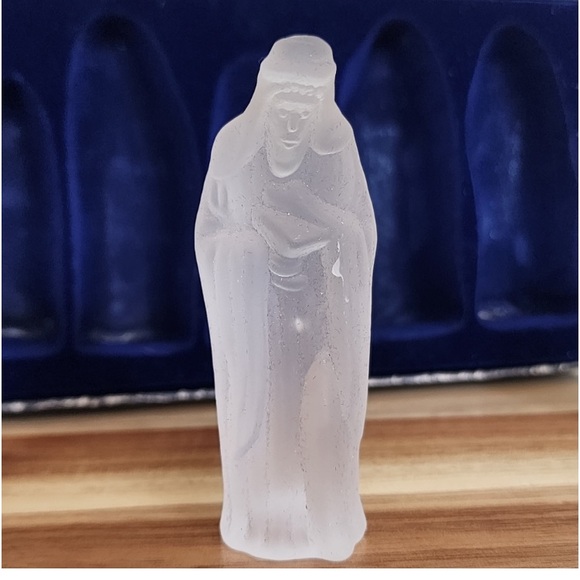 Vintage 70’s Frosted white glass nativity scene in orig box! By Roman Innovation - Picture 8 of 16